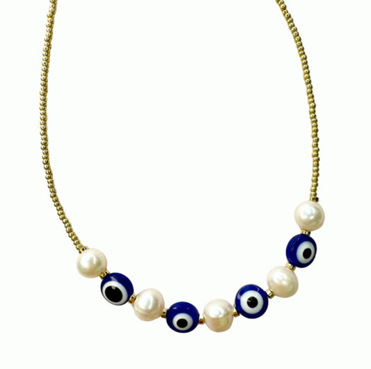 Eye & pearl necklace